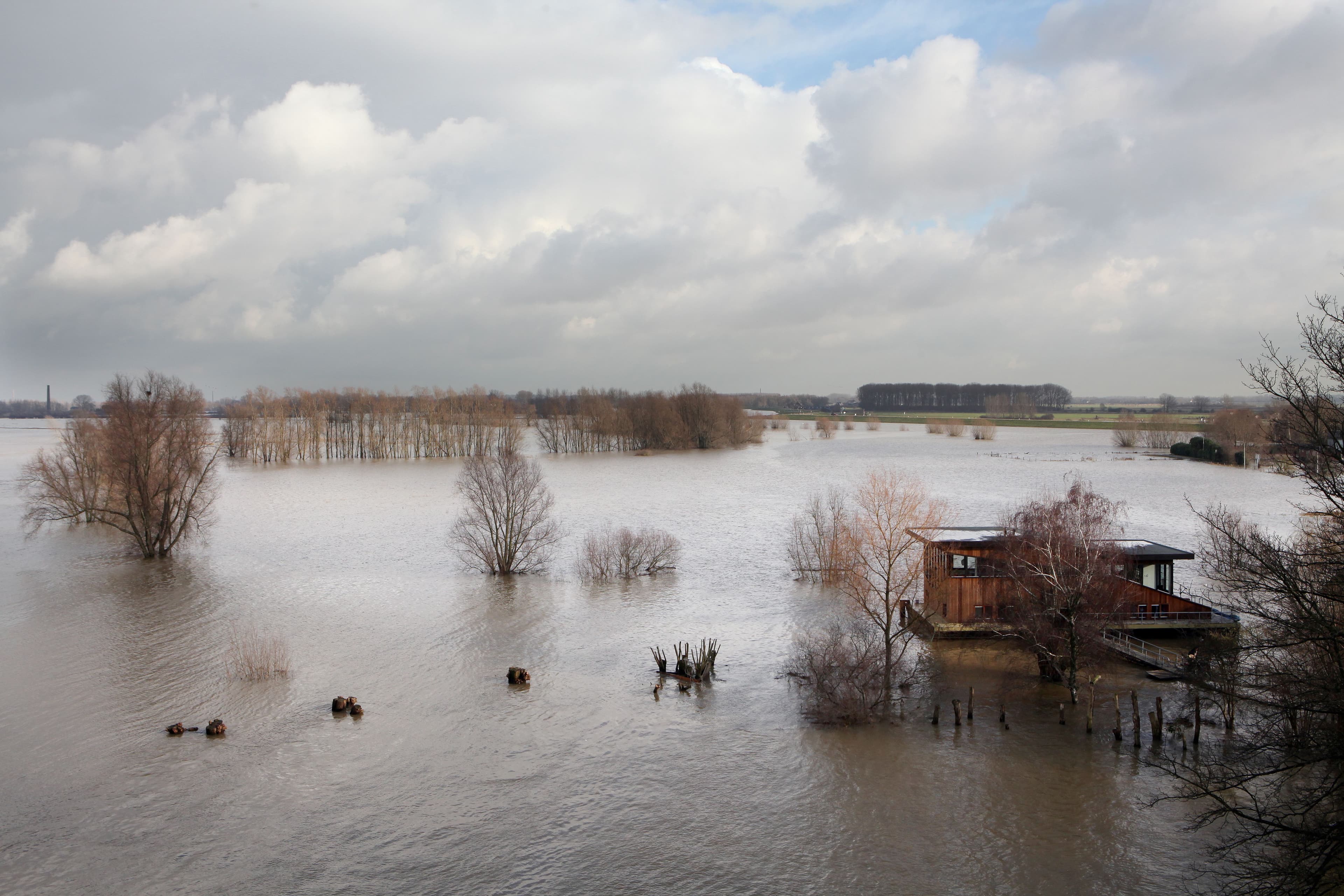 Hoog rivierwater