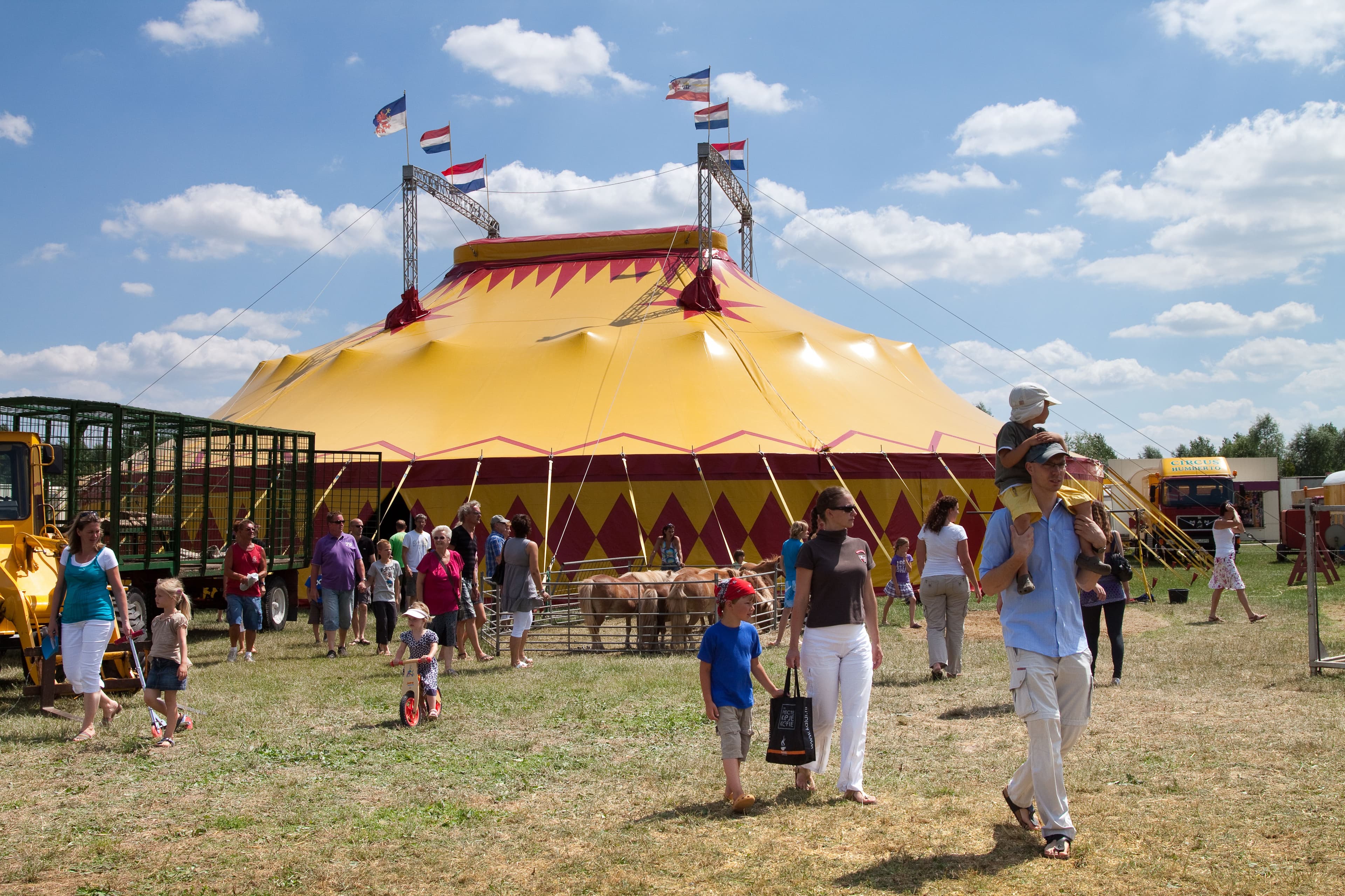 Circus in het Recreatiepark in de Horsterpark